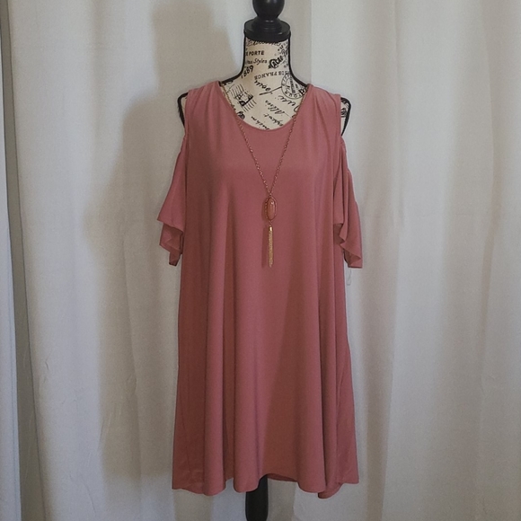 AUW Dresses & Skirts - NWT AUW Blush Mauve Cold Shoulder Dress